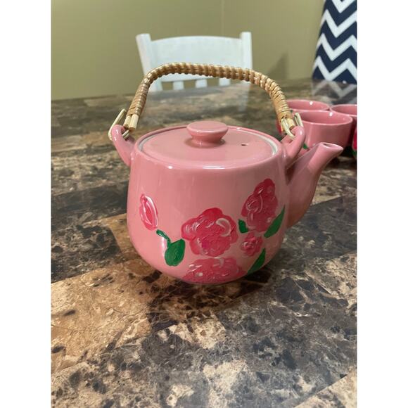 Vintage pink ceramic hand painted tea set with woven handle. - Picture 4 of 11